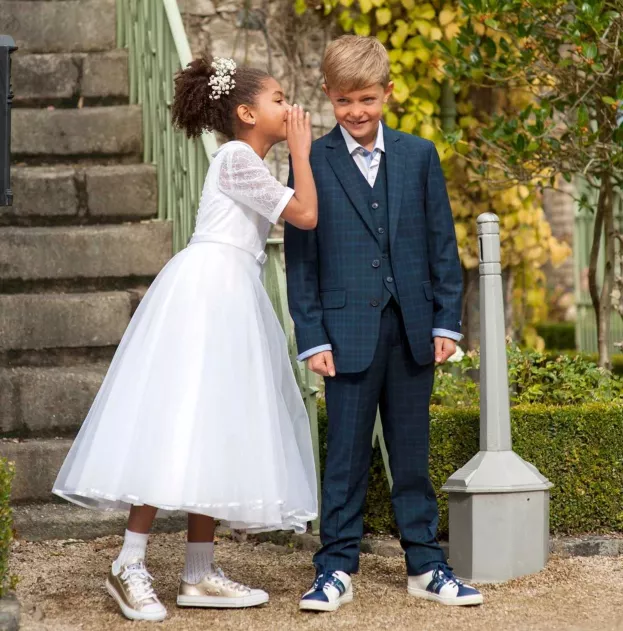 Rocío Saugar Comunión: vestidos y trajes de comunión para niñas y niños